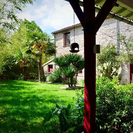La Demeure De Fiacre Bed and breakfast Saint-Fiacre-sur-Maine
