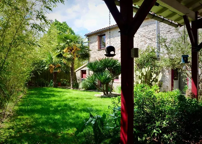 La Demeure De Fiacre Bed & Breakfast Saint-Fiacre-sur-Maine